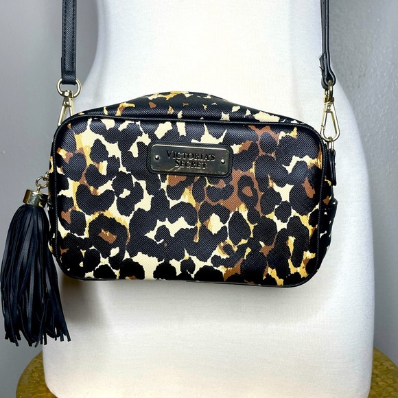 Victoria's Secret Handbags - Victoria’s Secret Crossbody Leopard Cheetah